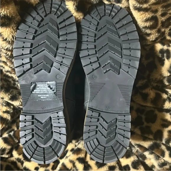 Overland Black Leather Boots with Buckle NWOT - Picture 5 of 9